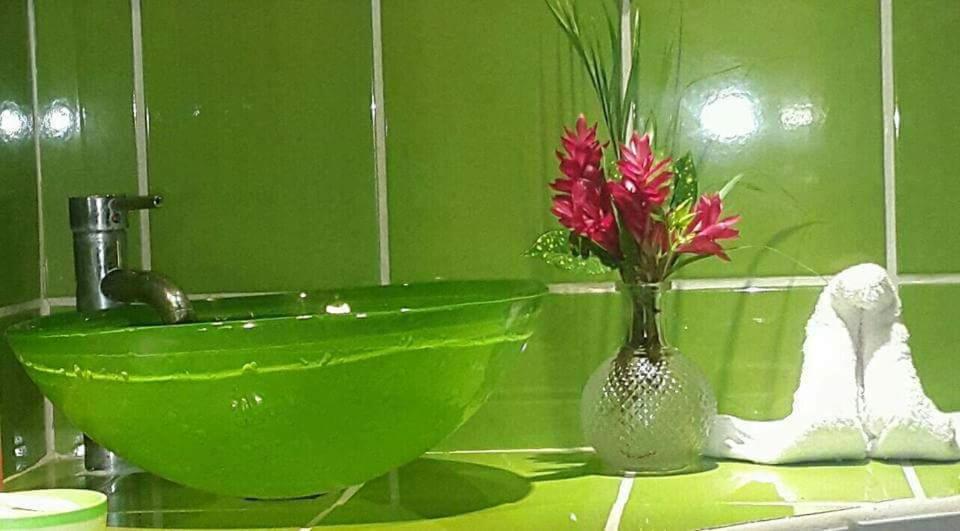 Hostal Cecilia Puerto Viejo de Talamanca Екстериор снимка
