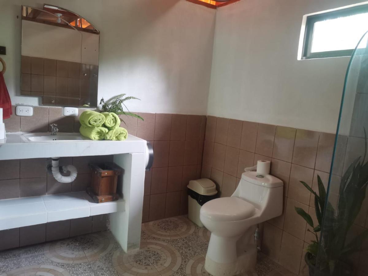 Hostal Cecilia Puerto Viejo de Talamanca Екстериор снимка