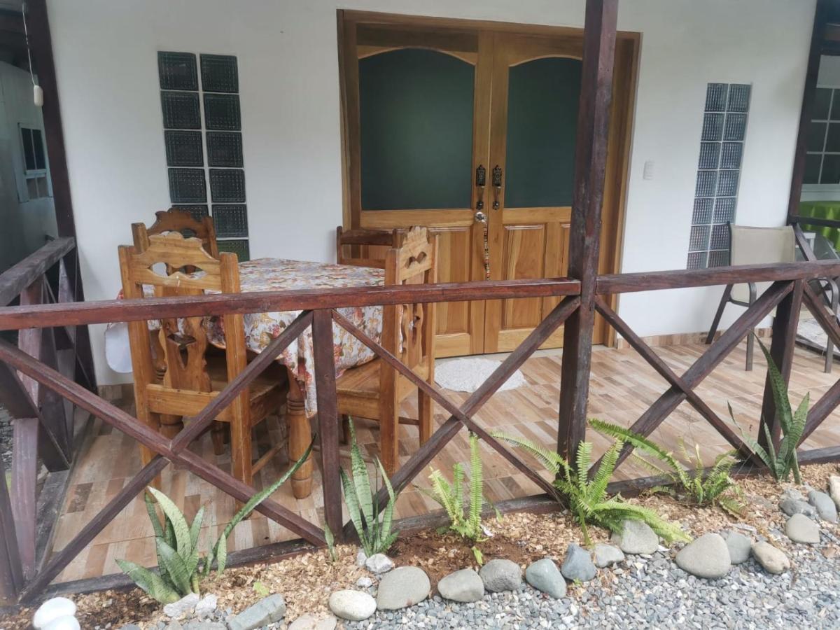 Hostal Cecilia Puerto Viejo de Talamanca Екстериор снимка
