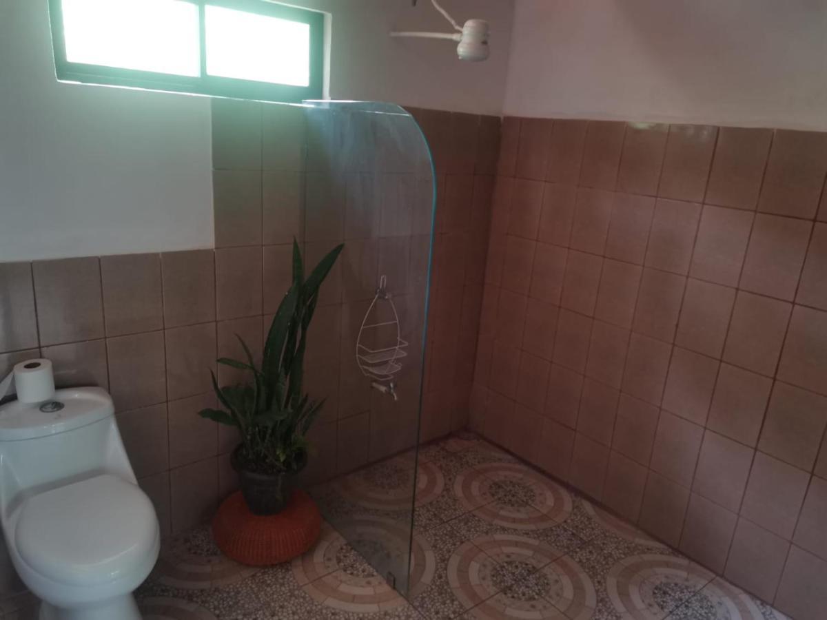 Hostal Cecilia Puerto Viejo de Talamanca Екстериор снимка