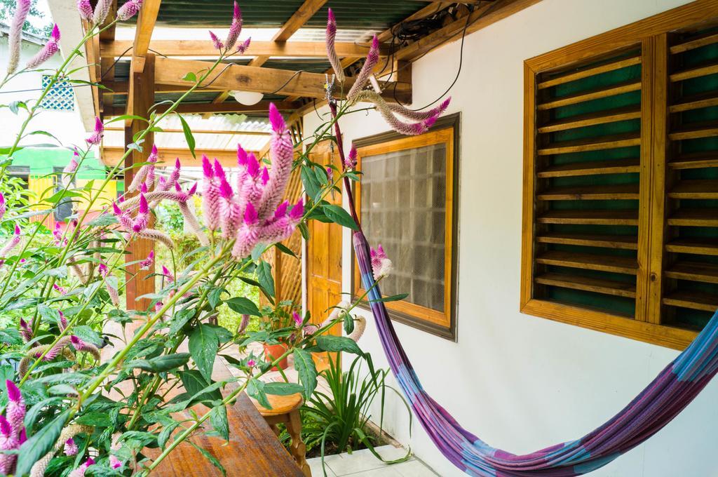 Hostal Cecilia Puerto Viejo de Talamanca Екстериор снимка