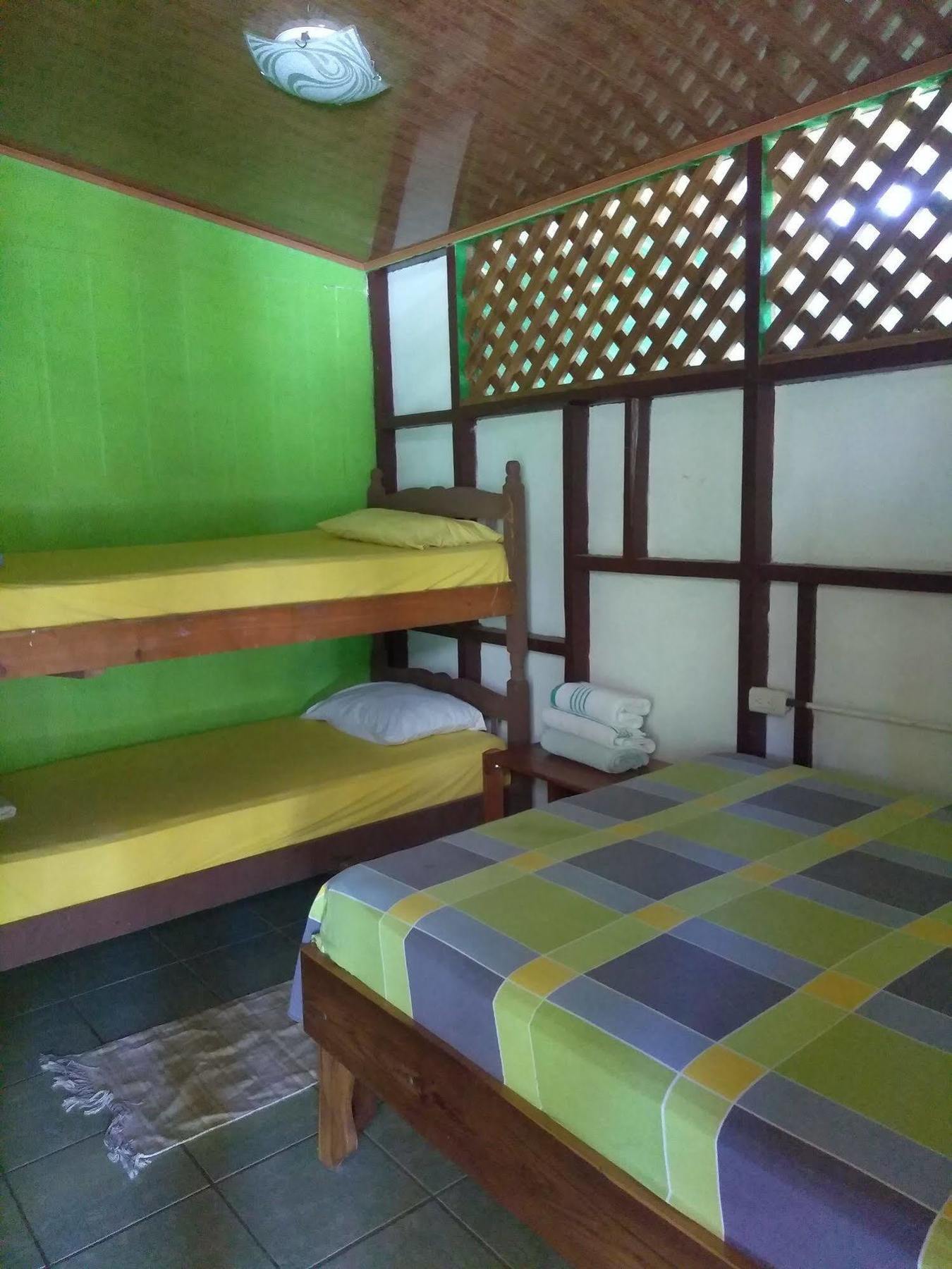 Hostal Cecilia Puerto Viejo de Talamanca Екстериор снимка