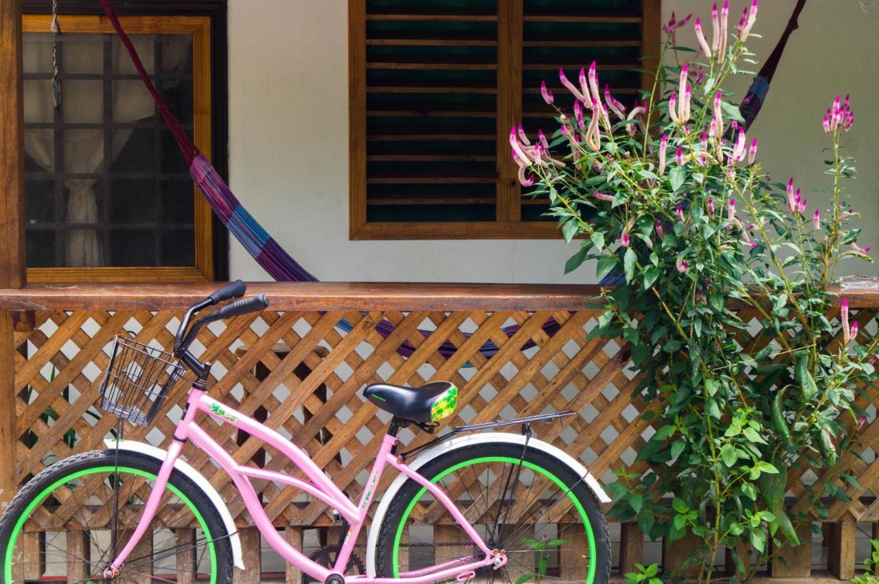 Hostal Cecilia Puerto Viejo de Talamanca Екстериор снимка